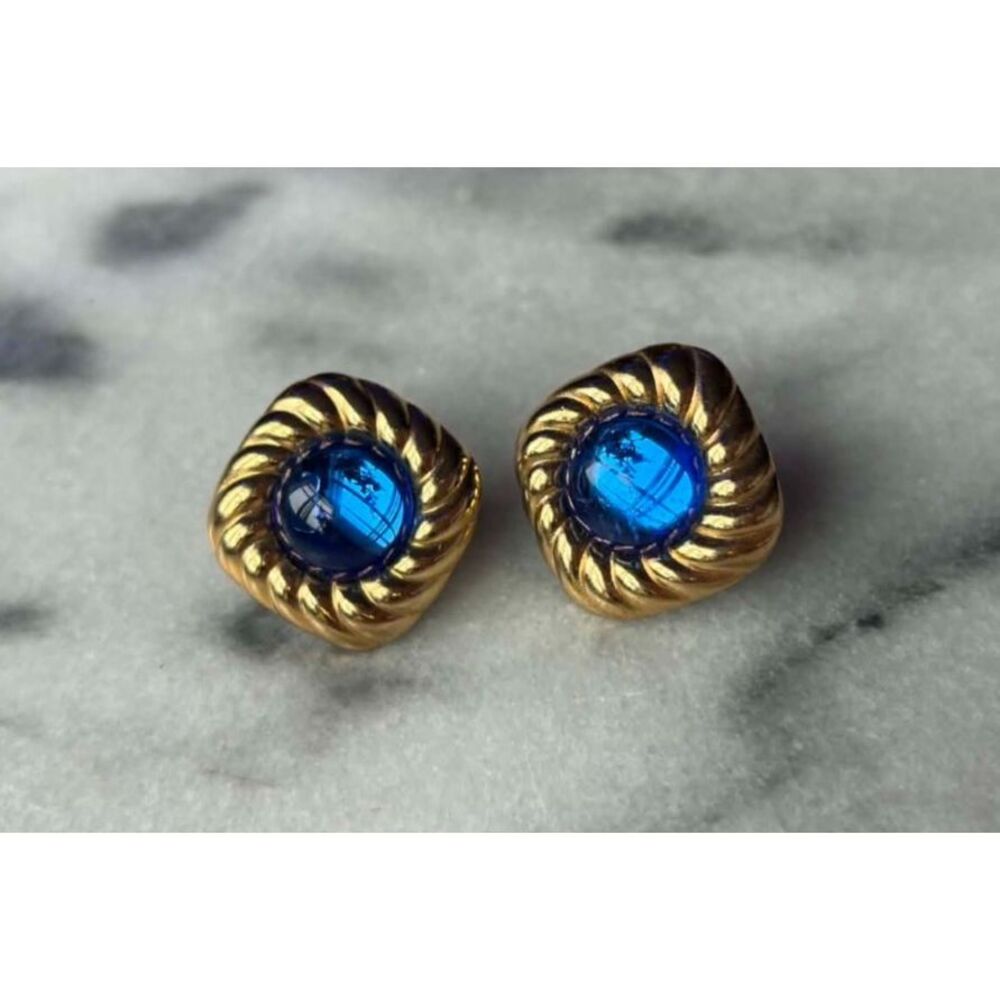 Avon Cabochon Gold Tone Blue Stone Clip On Earrings Vintage